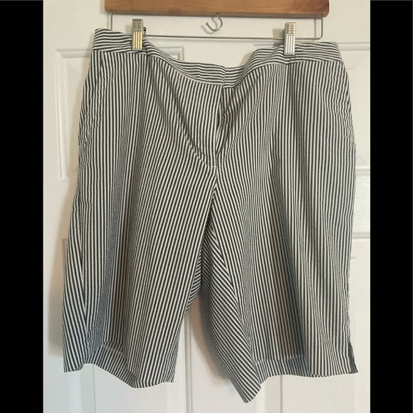 Liz golf shorts