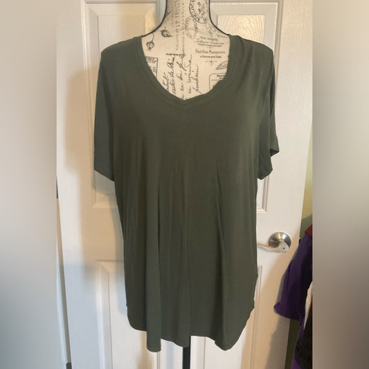 Old Navy Green short sleeve v-neck t-shirt