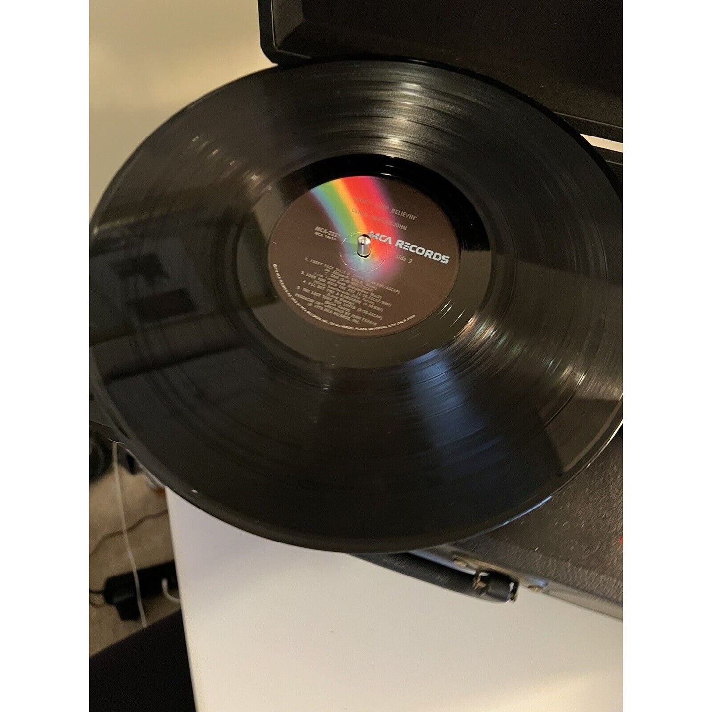 OLIVIA NEWTON JOHN Don't Stop Believin' MCA2223 TML LP Vinyl NM