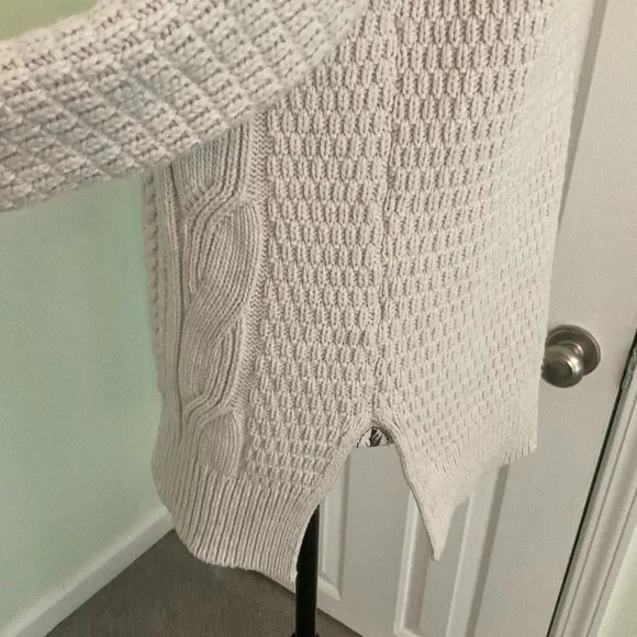 Gap sweater