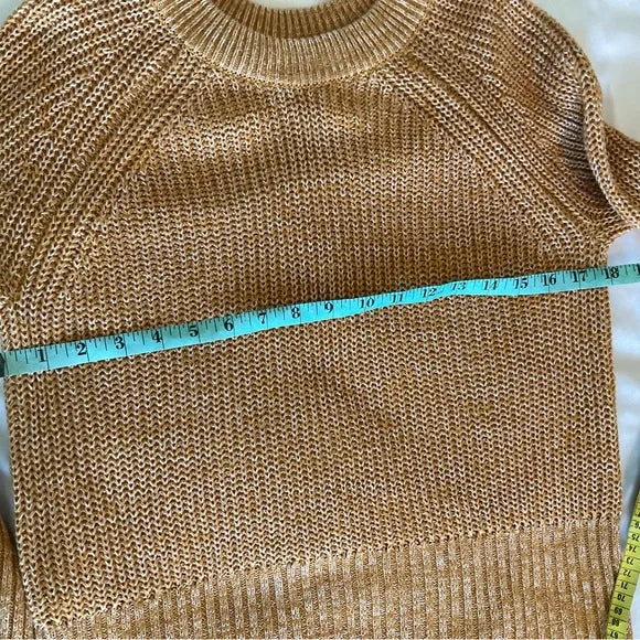 Universal Threads Sweater