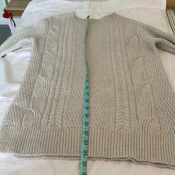 Gap sweater