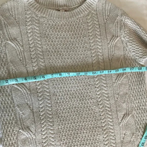 Gap sweater