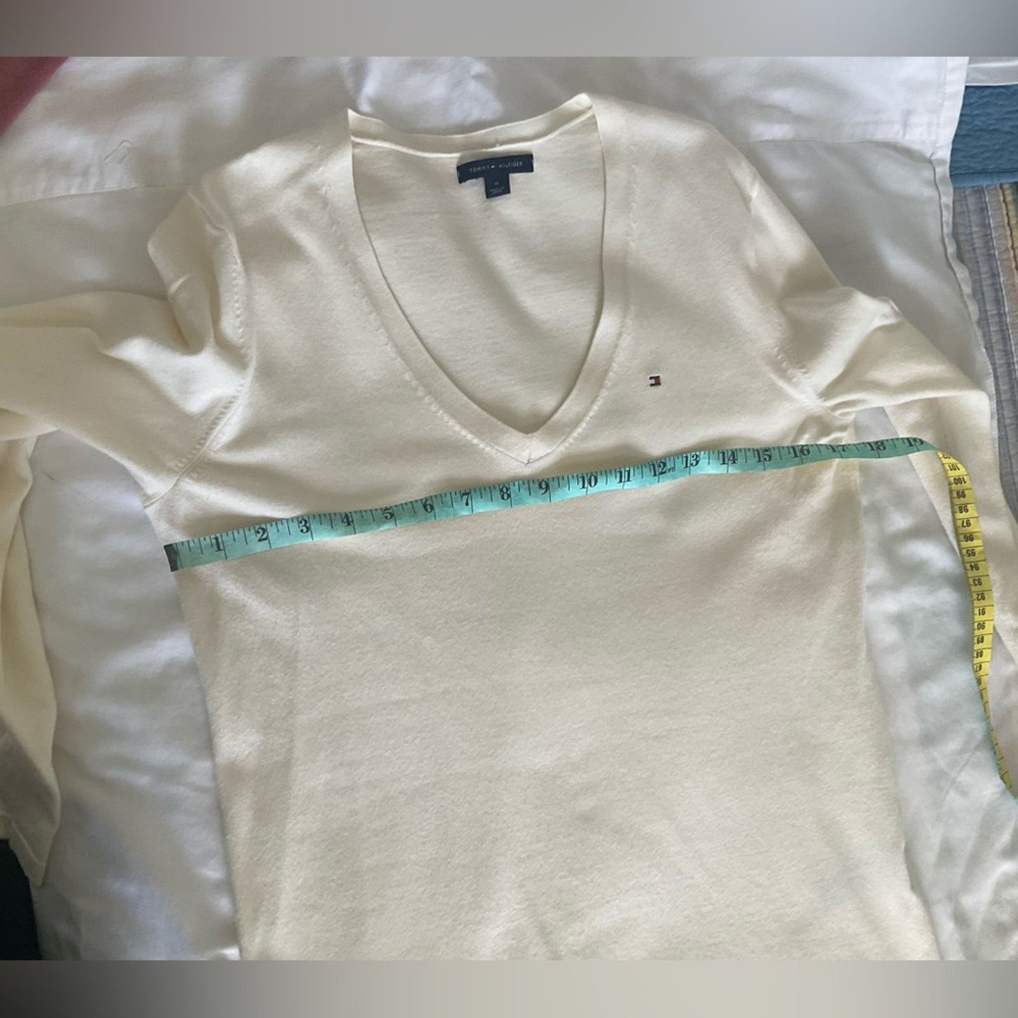 Tommy Hilfiger Women's White V-Neck Top