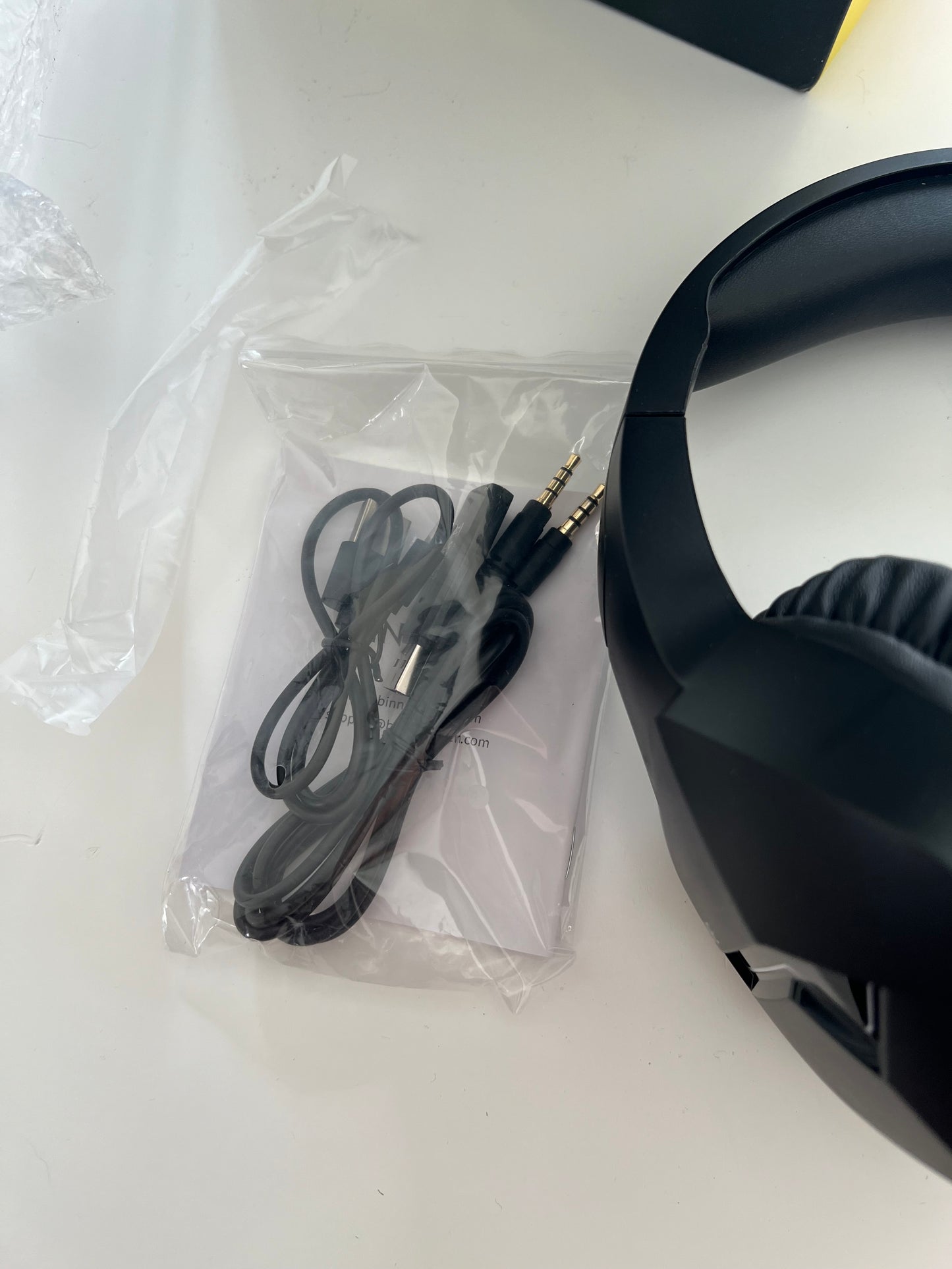 BINNUNE Wireless Gaming Headset with Microphone