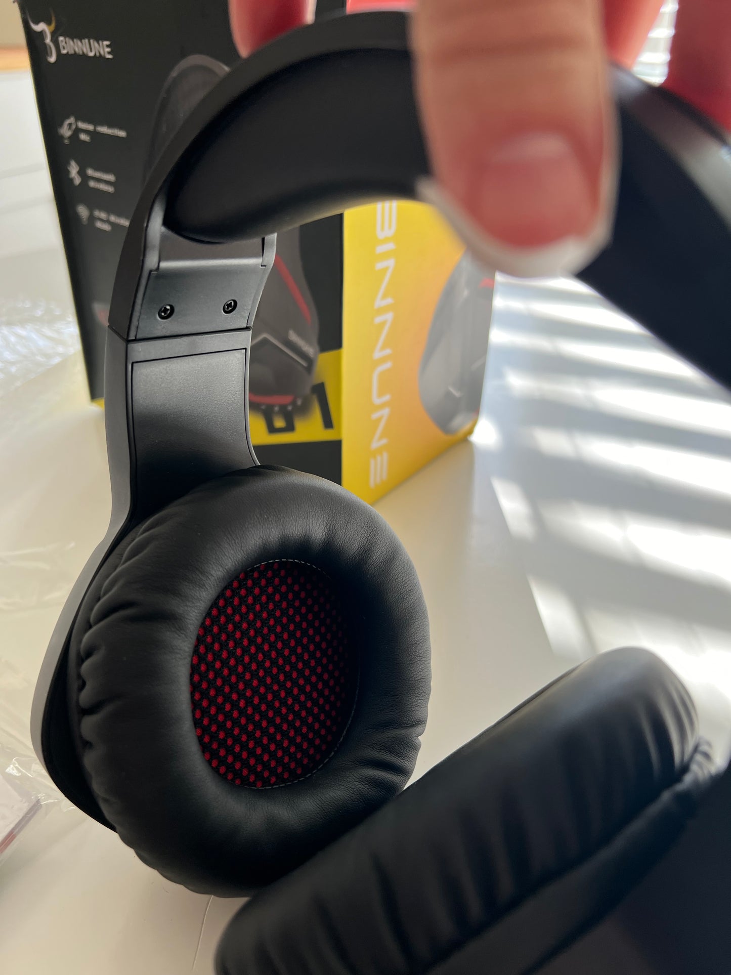 BINNUNE Wireless Gaming Headset with Microphone