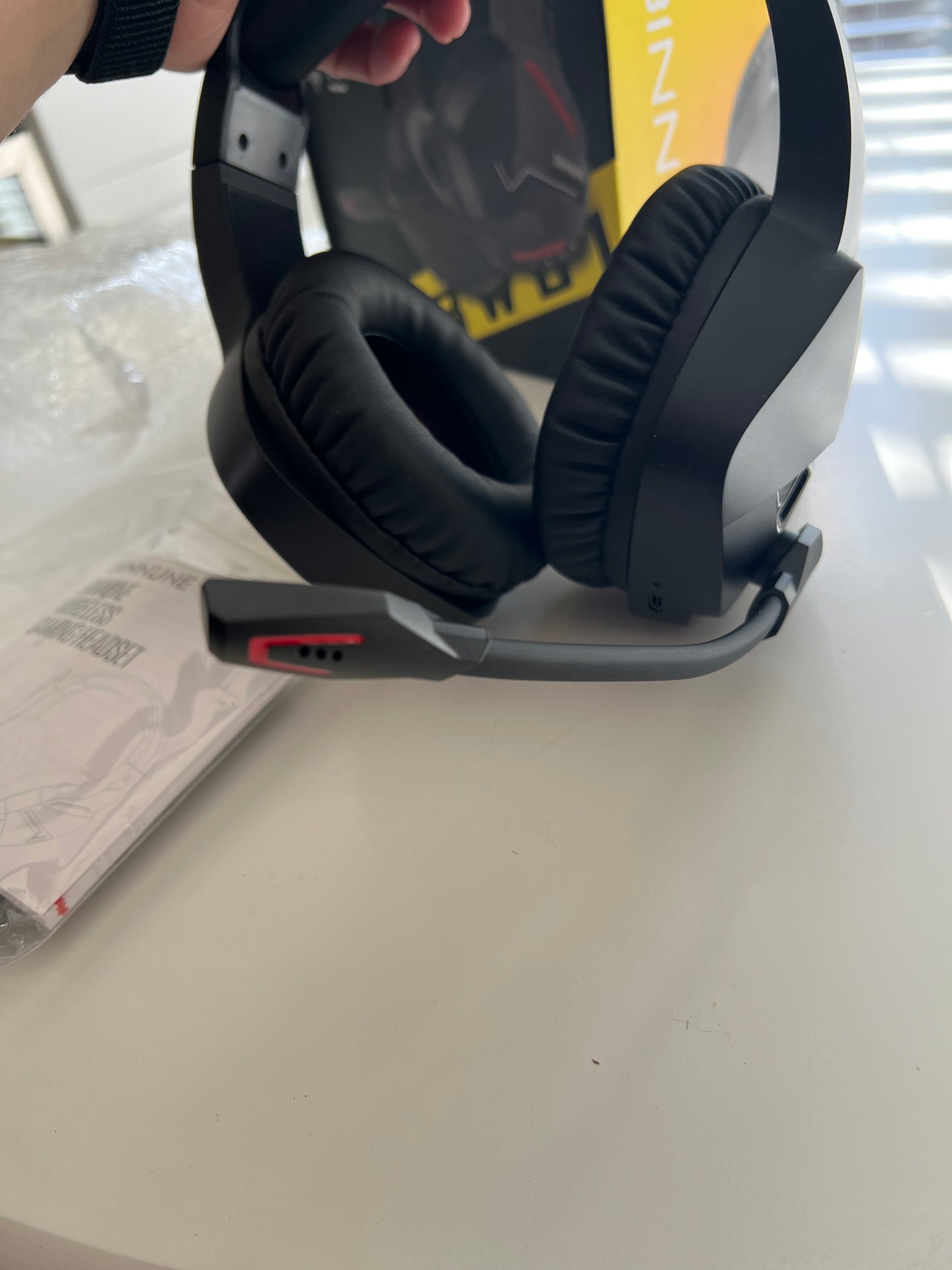 BINNUNE Wireless Gaming Headset with Microphone