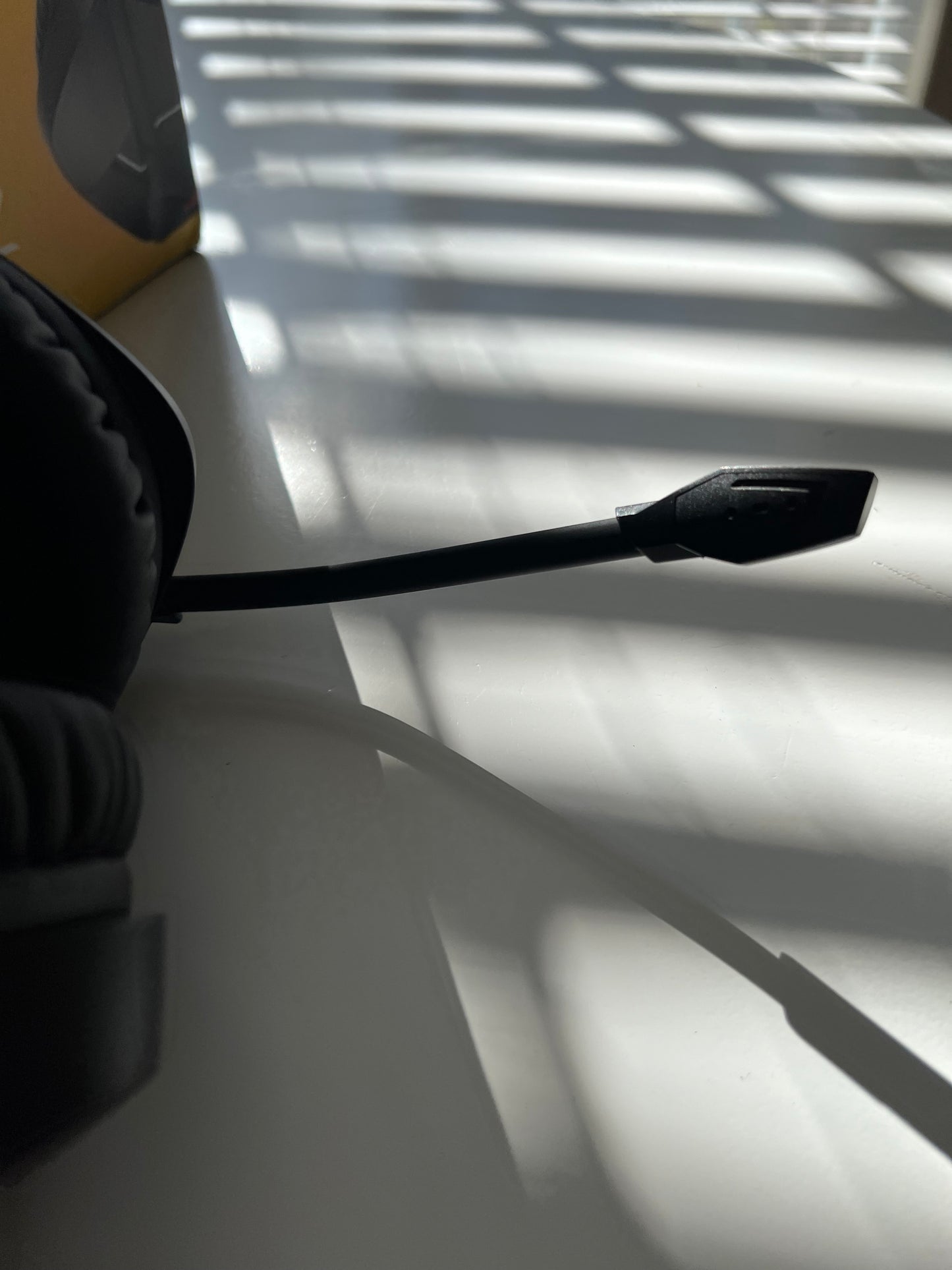 BINNUNE Wireless Gaming Headset with Microphone