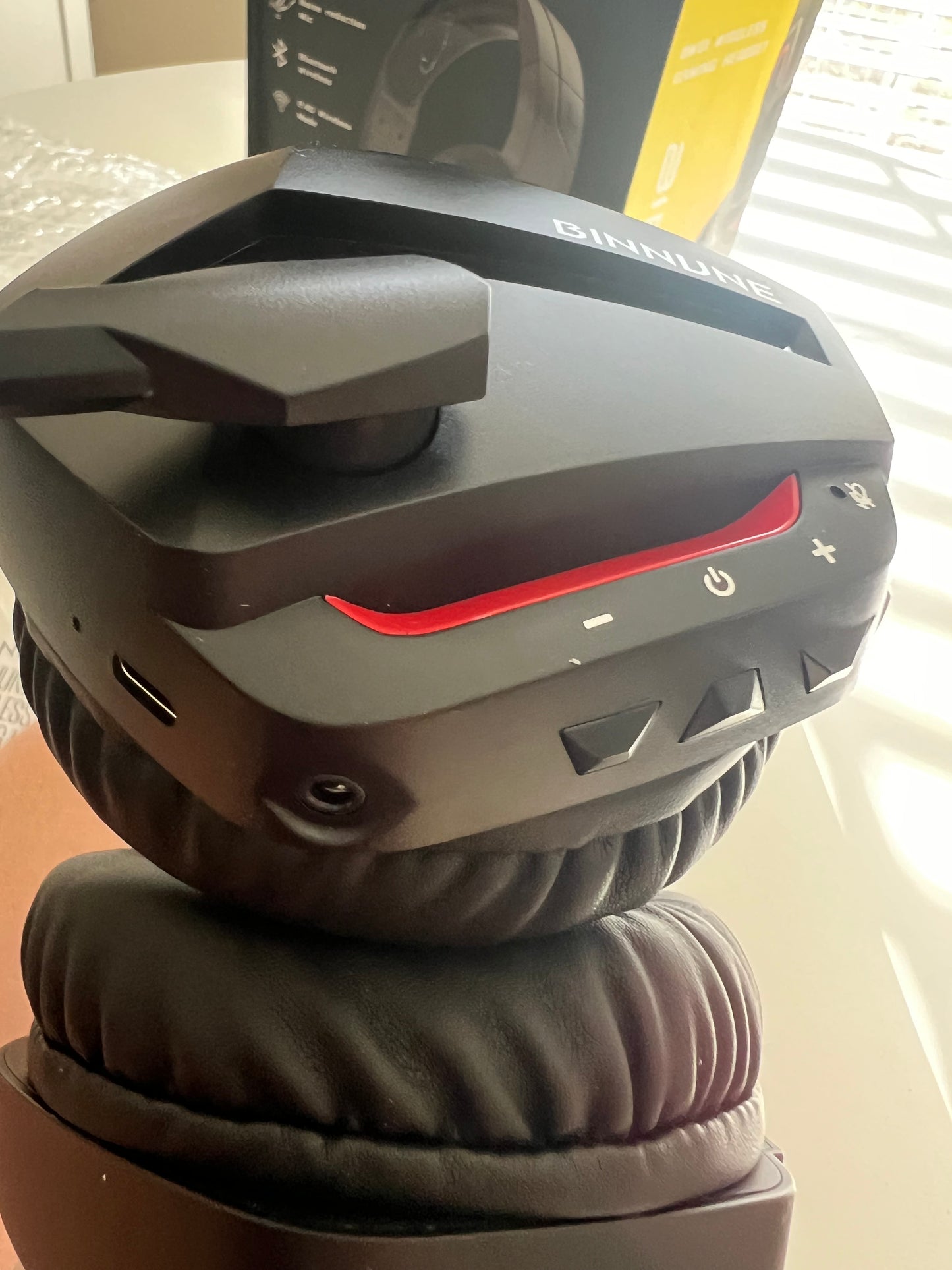 BINNUNE Wireless Gaming Headset with Microphone