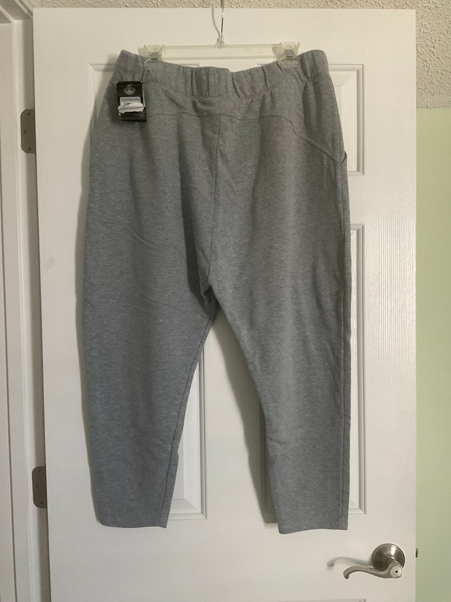 Under Armour Women’s Gray Sweatpants