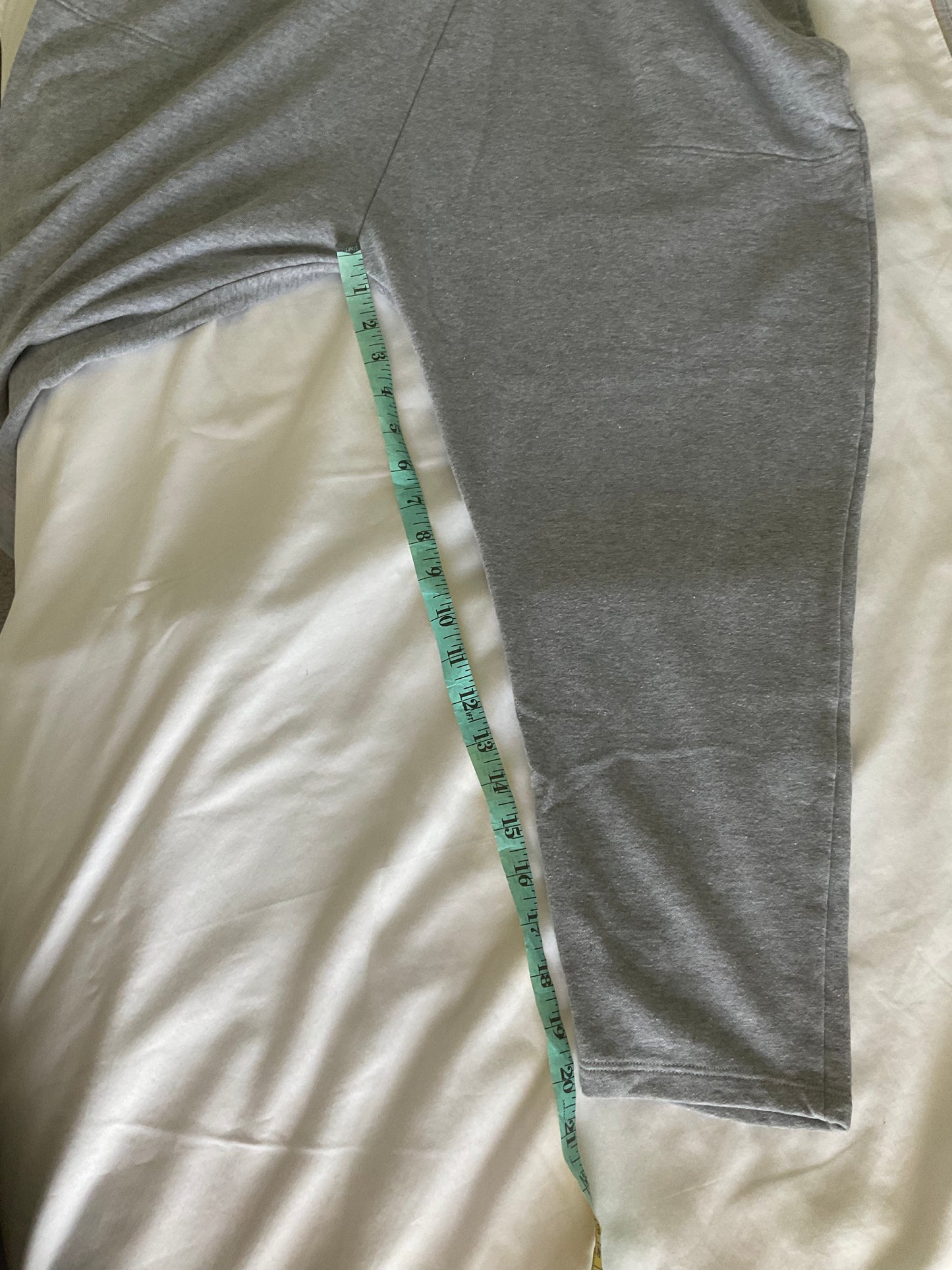 Under Armour Women’s Gray Sweatpants