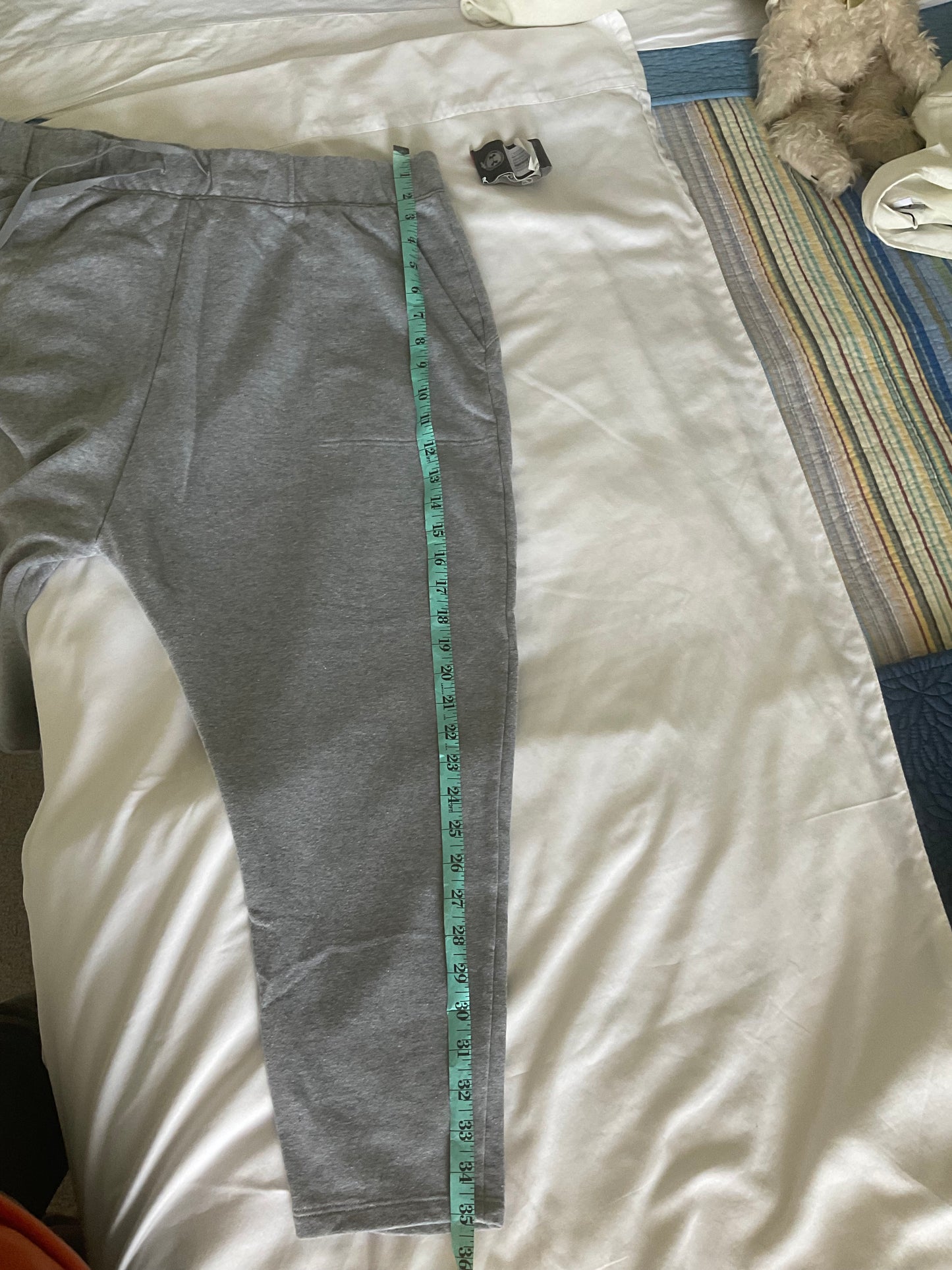 Under Armour Women’s Gray Sweatpants