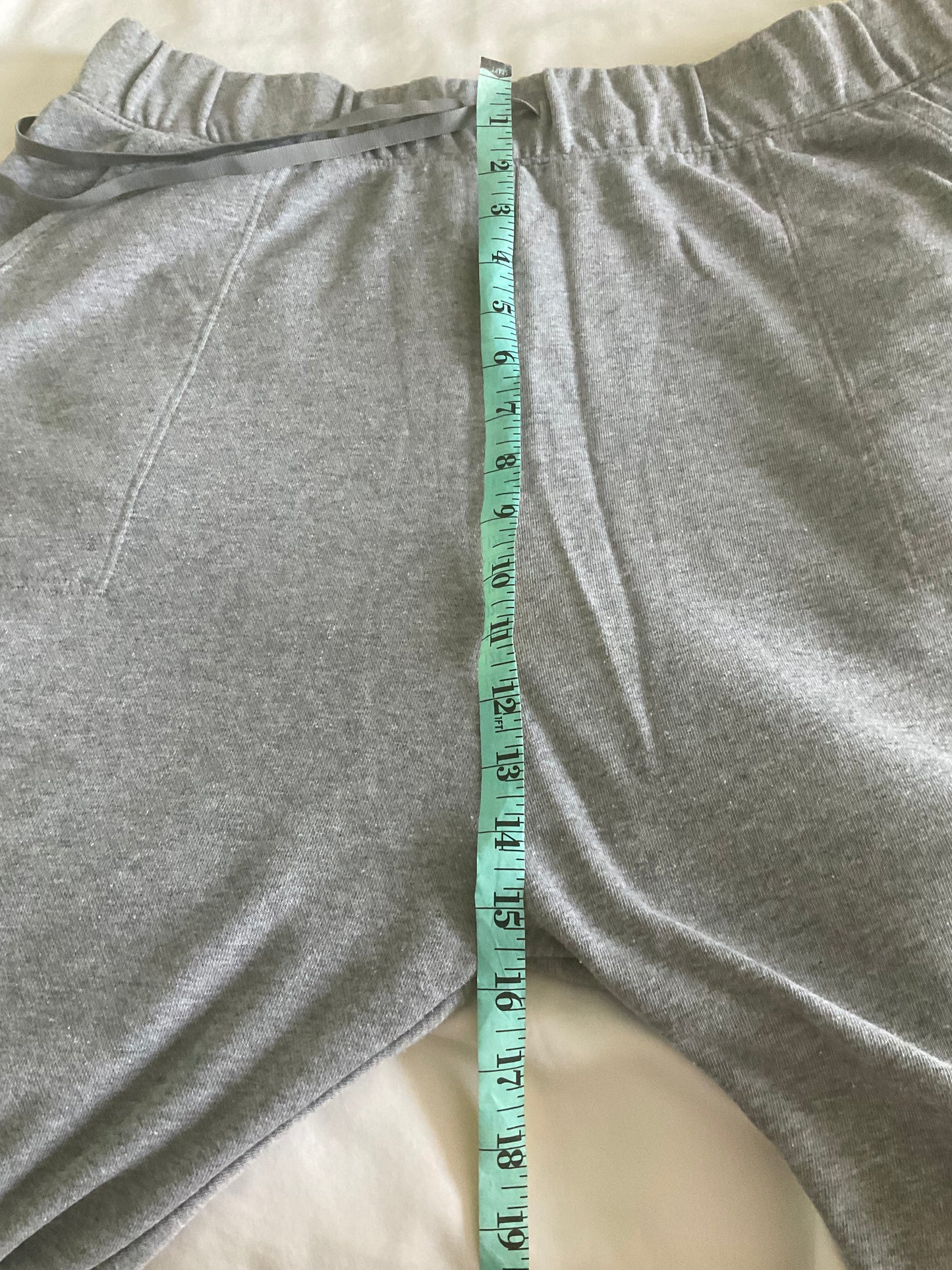 Under Armour Women’s Gray Sweatpants
