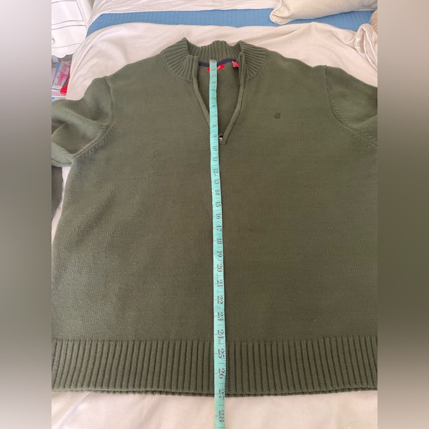 Izod Men’s 1/4 zip pullover sweater