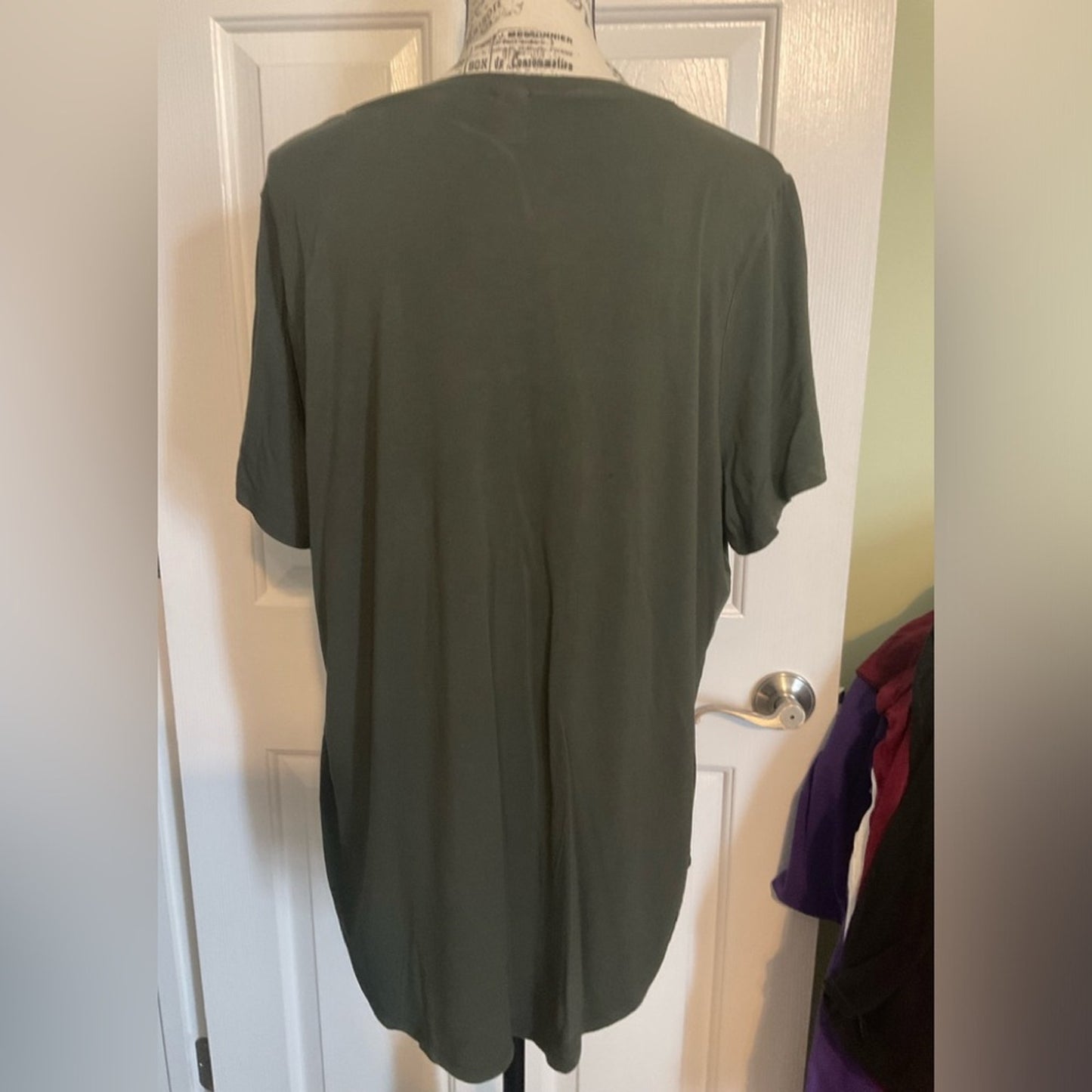 Old Navy Green short sleeve v-neck t-shirt