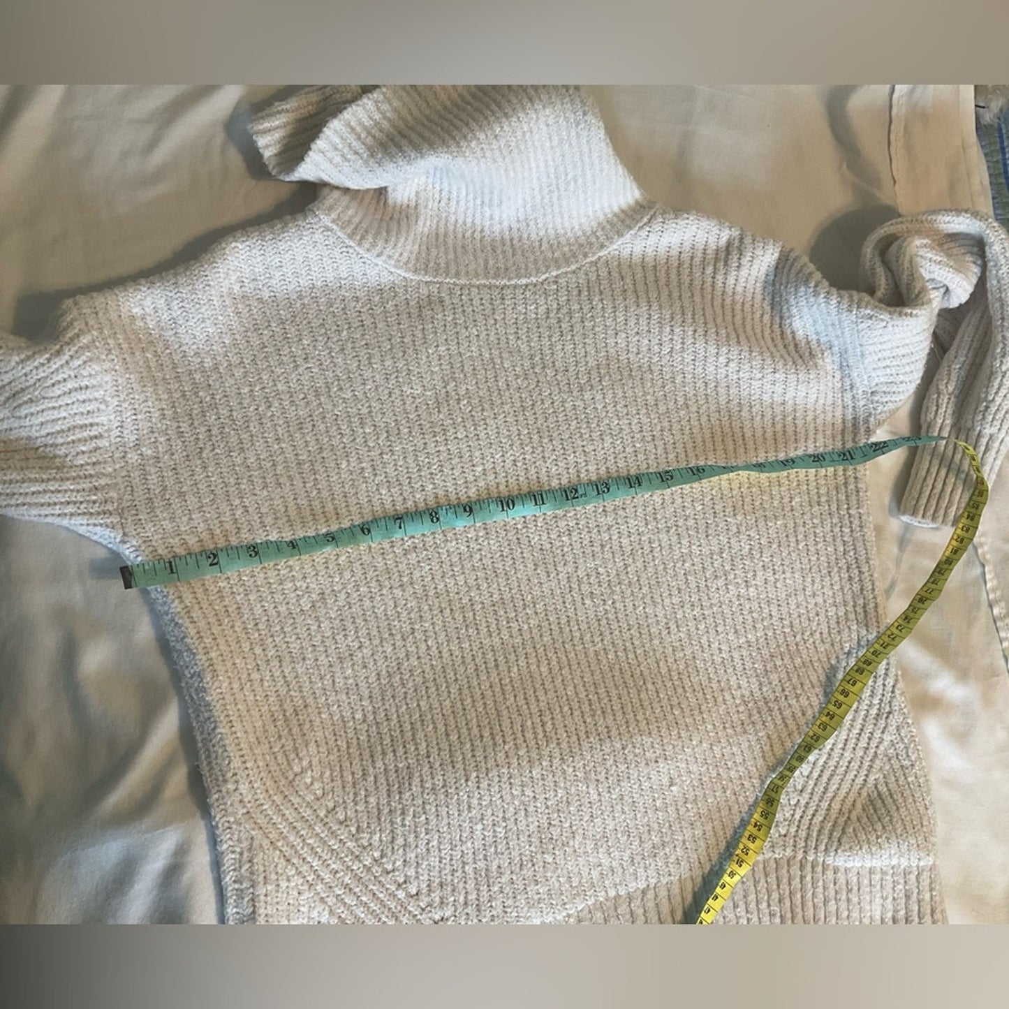 Old Navy Turtleneck sweater with long sleeves