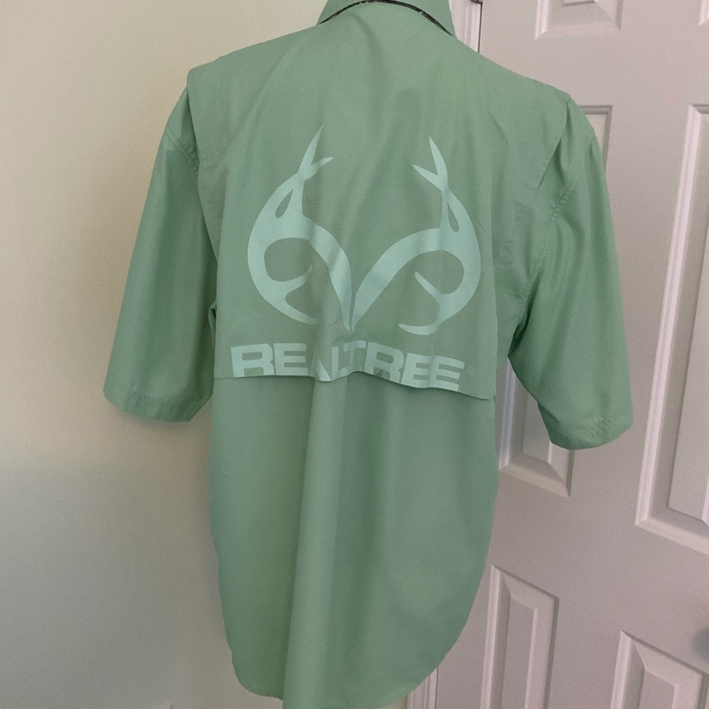 Realtree men’s button down shirt