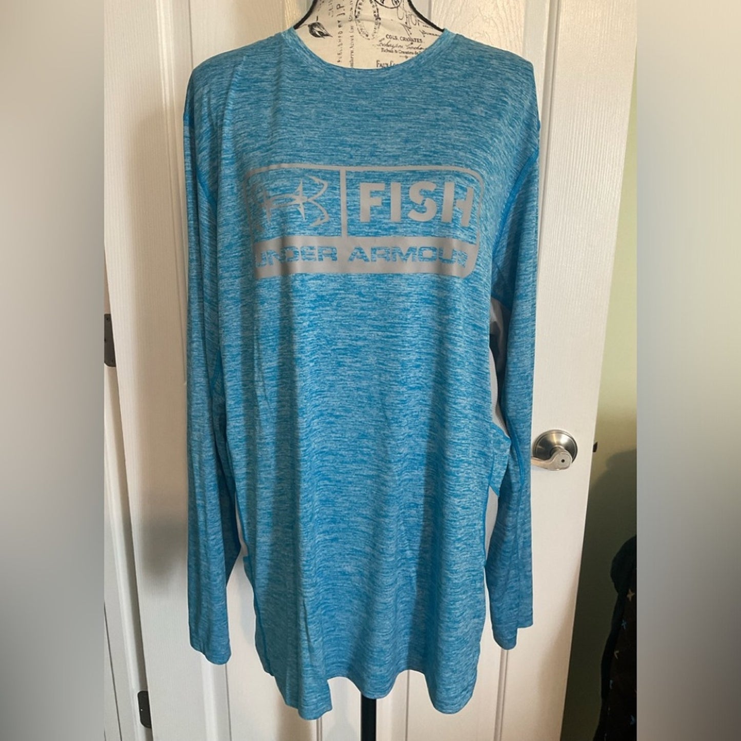 Under Armour heatgear loose fit athletic top