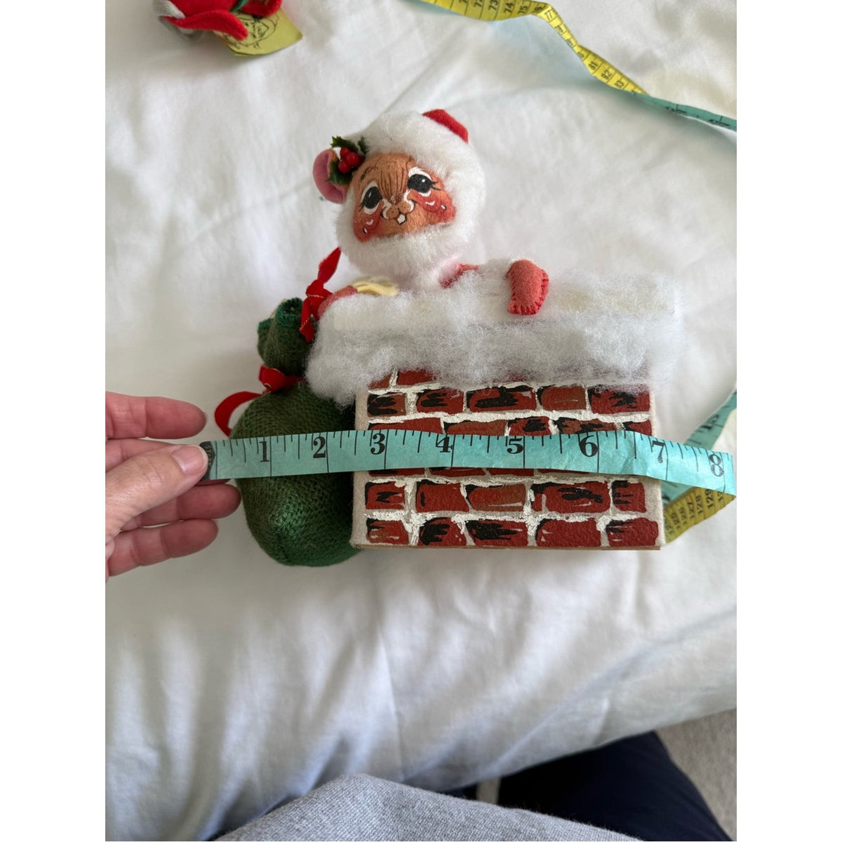 Annalee Christmas Mouse Santa going down chimney