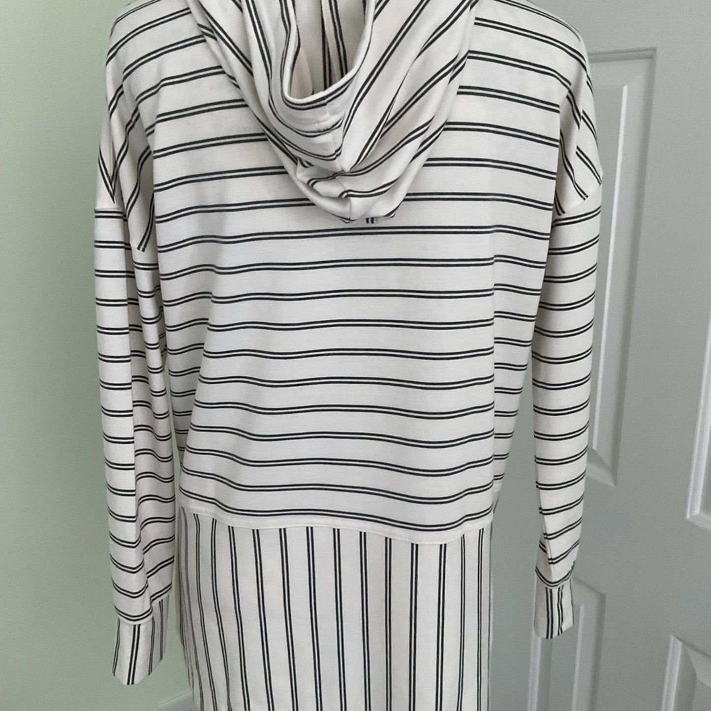 Mello Day hooded pullover