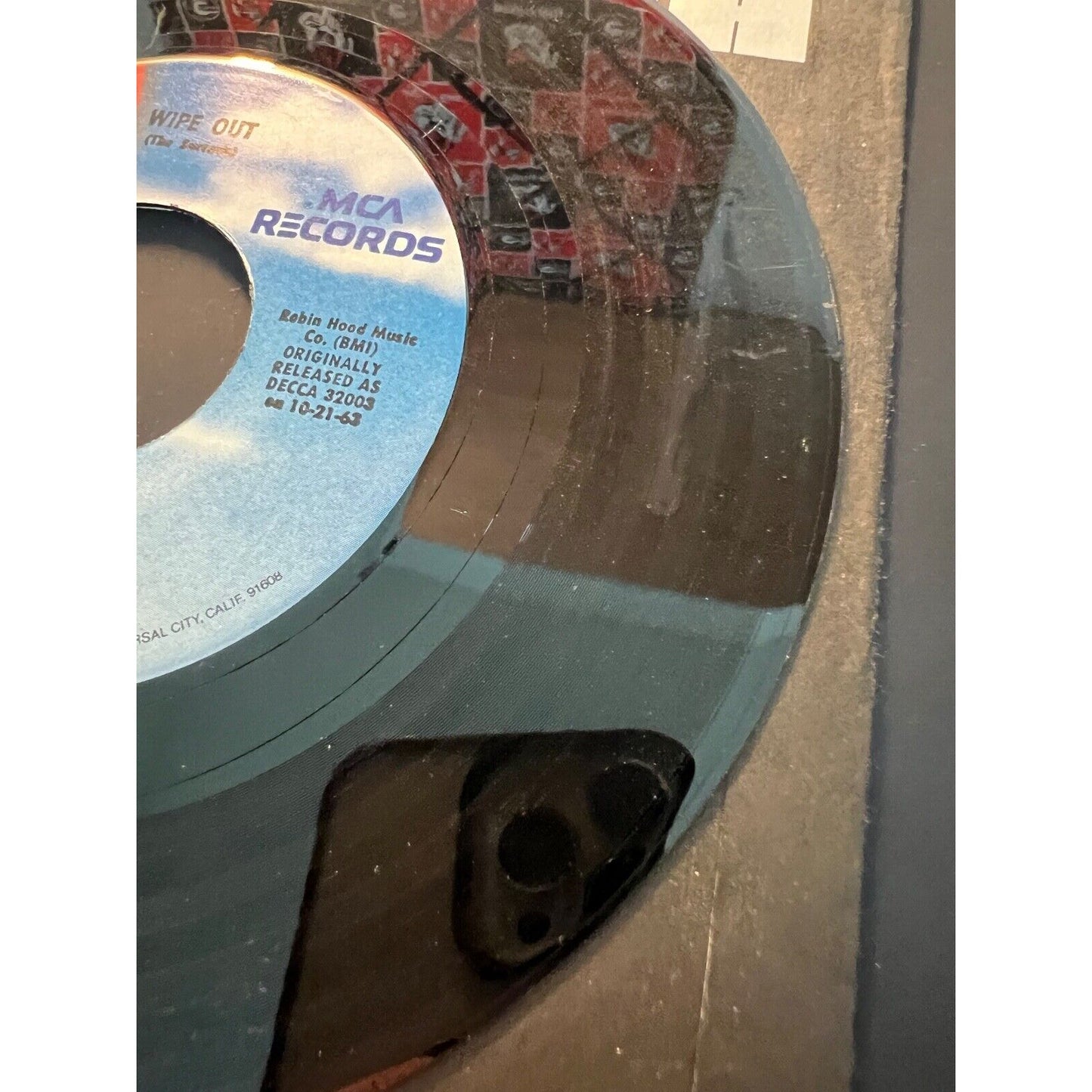 SURFARIS: Wipe Out / I'm a Hog For You (Vinyl 7" Single)