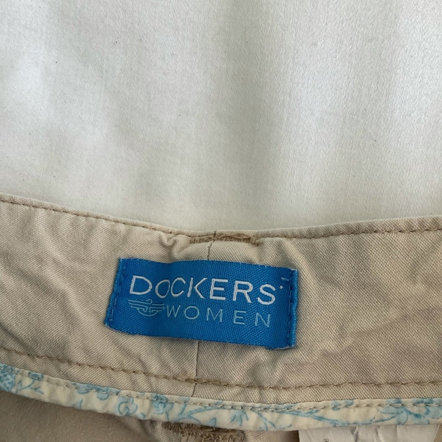 Dockers Women khakis