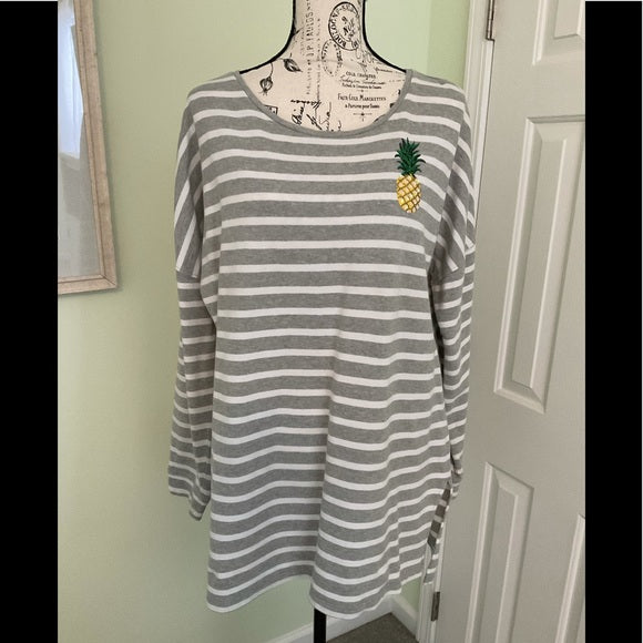 Crown & Ivy tunic