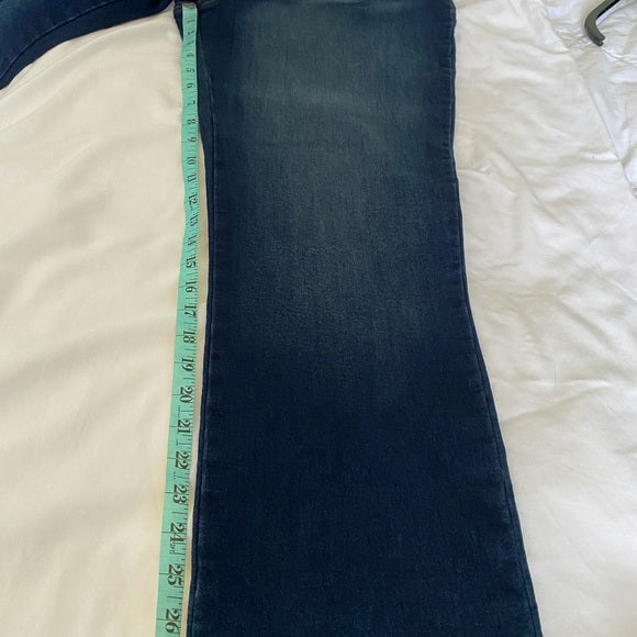 Lee Classichttps://admin.shopify.com/store/sbliquidation/products?query=SP145 Fit Jeans