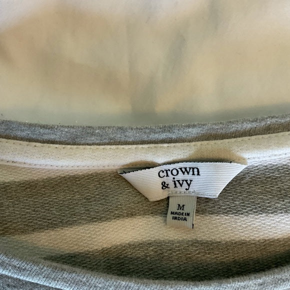 Crown & Ivy tunic