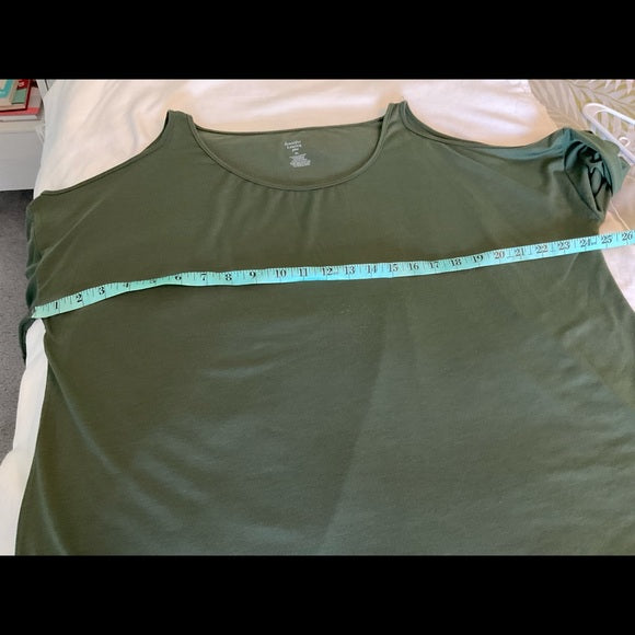 Jennifer Lauren plus tunic