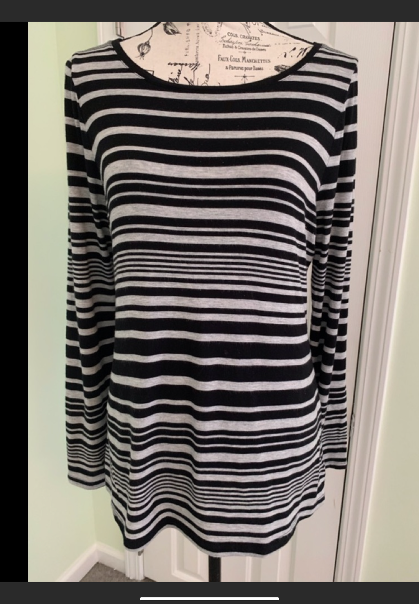 Old Navy Long Sleeve T-Shirt