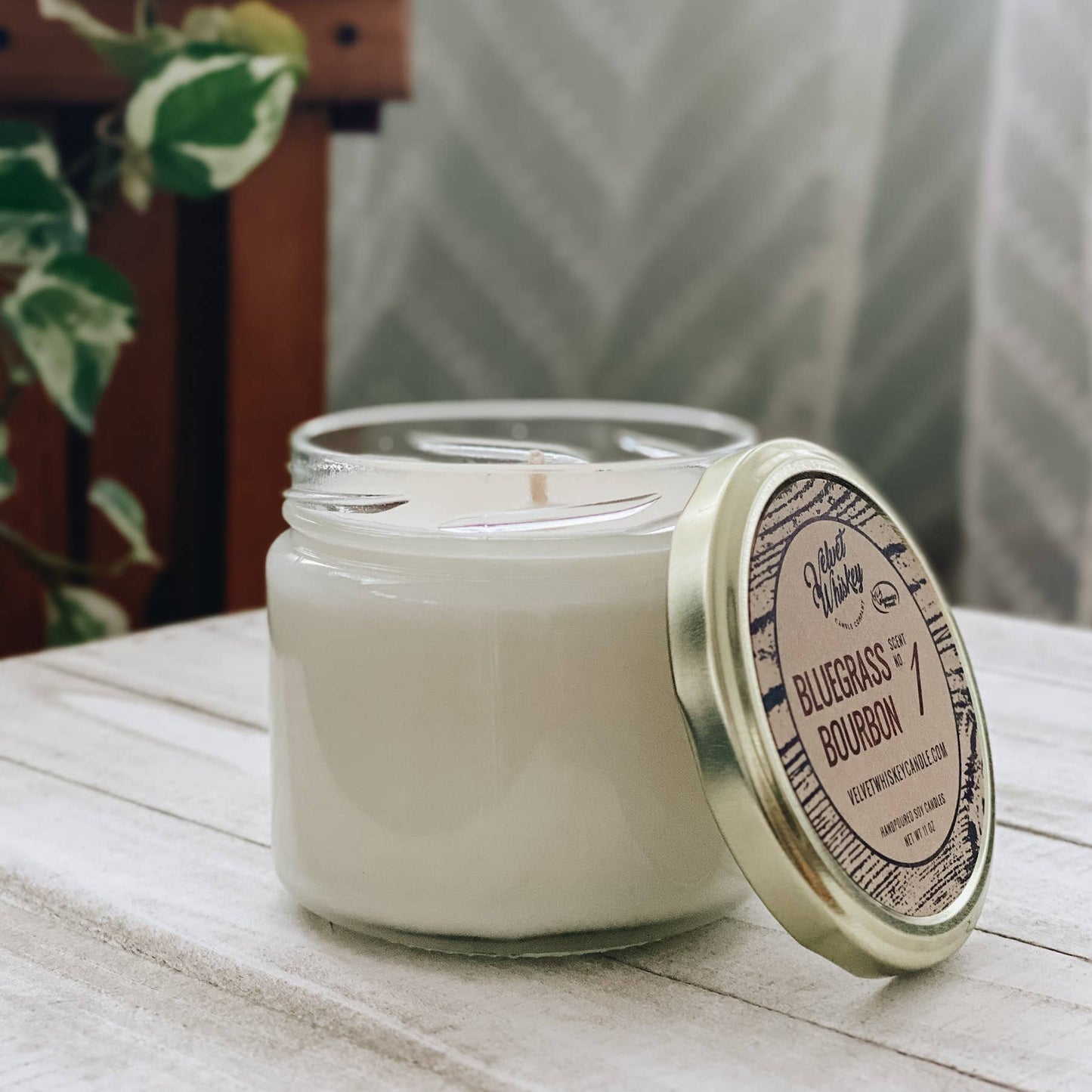 Velvet Whiskey Candle Co - 11 oz Cinnamon Vanilla Candle