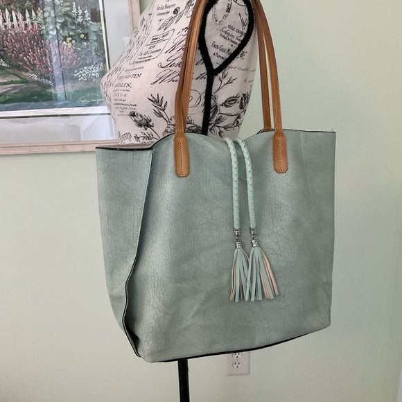 Green Pocketbook