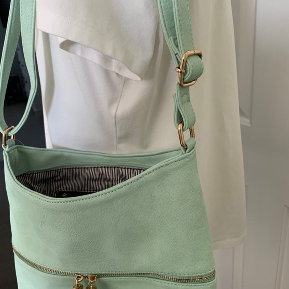 Tres Chic Pocketbook, purse, handbag, shoulder bag