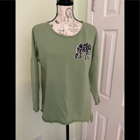 Crown & Ivy sweatshirt