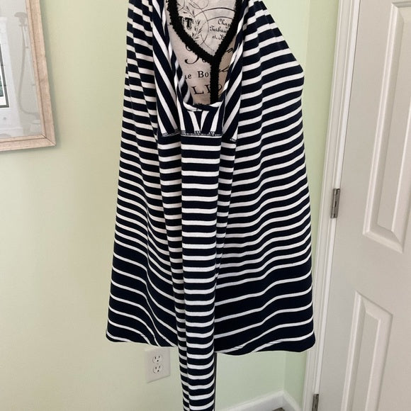 Crown & Ivy cold shoulder top