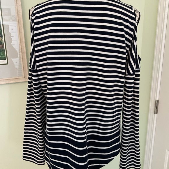 Crown & Ivy cold shoulder top