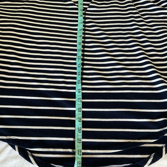 Crown & Ivy cold shoulder top