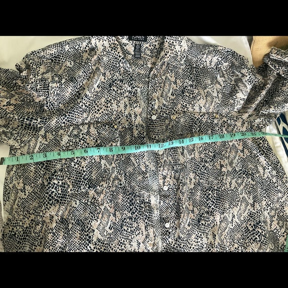 Jones New York button down tunic