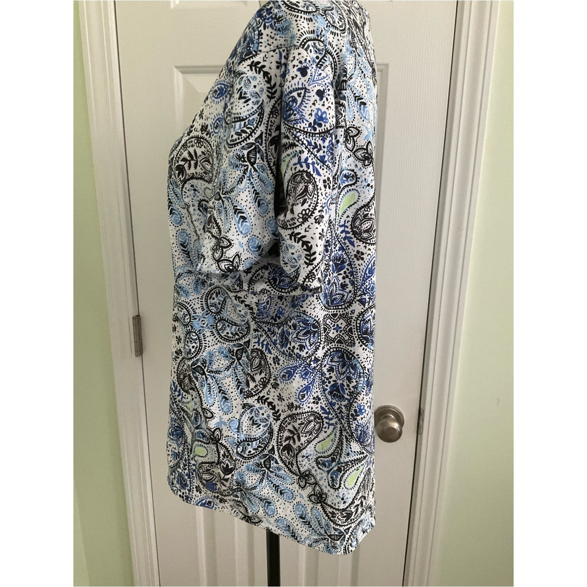 Talbots Blue and White Paisley V-Neck Short Sleeve Top
