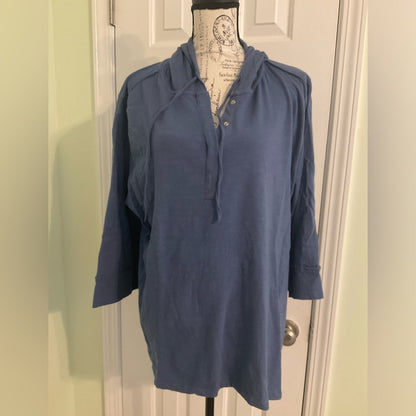 Erin London hoodie top - Blue half button up