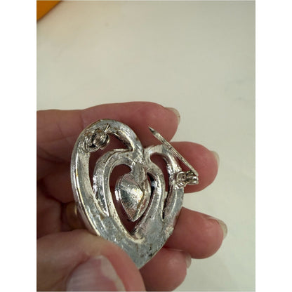 Vintage rhinestone Heart shape silvertone Filigree Brooch with gray/black Stones