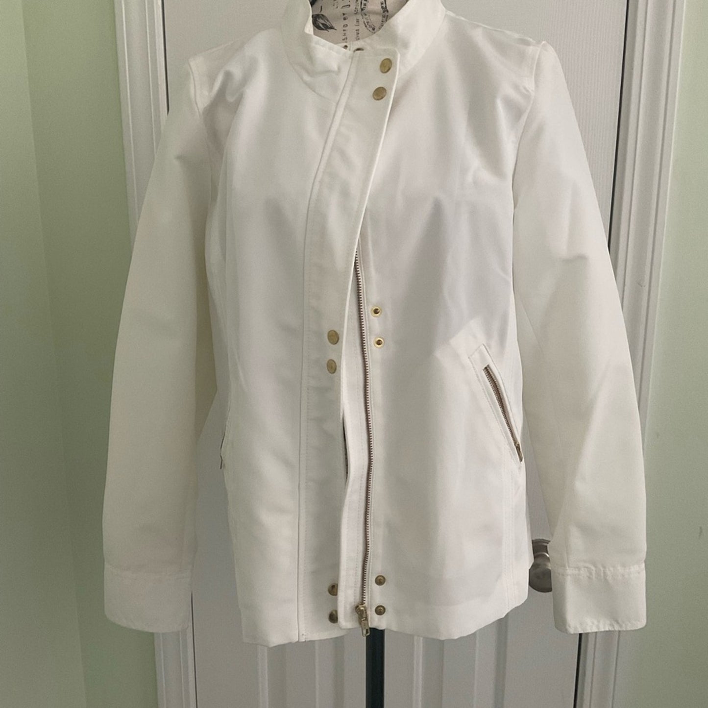 Crown & Ivy Women's White Jacket