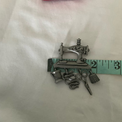 Vintage Danecraft Sewing Machine Brooch - Silver
