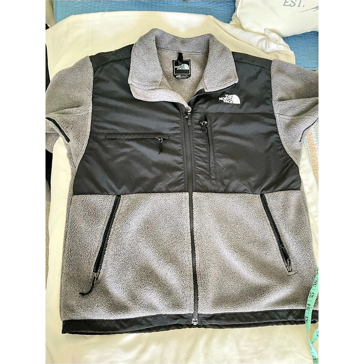 The North Face Retro Denali Jacket Gray & Black Medium