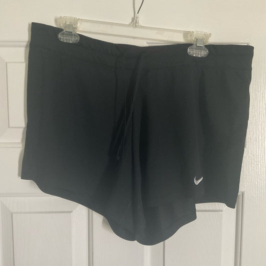 Nike Black Athletic Shorts Versatile Workout Essential