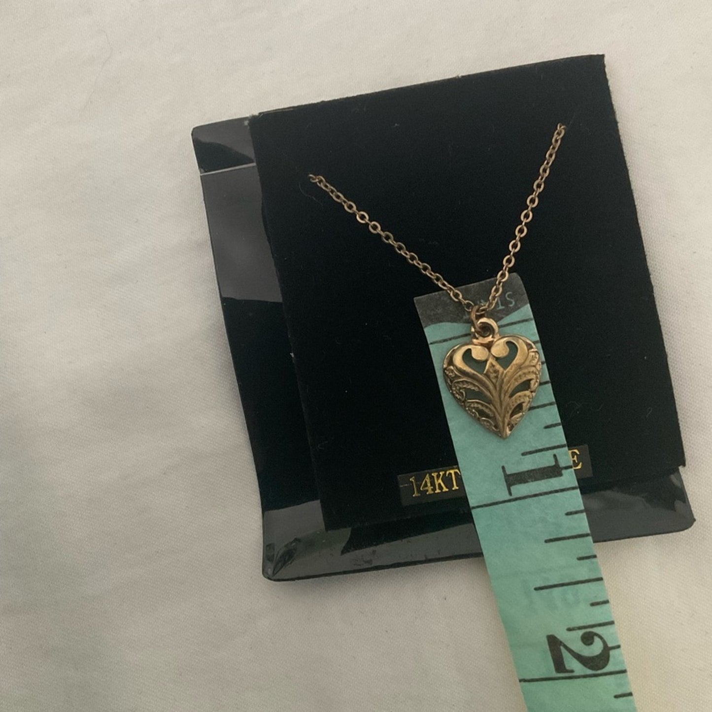 Vintage Gold Tone Heart Shape Necklage