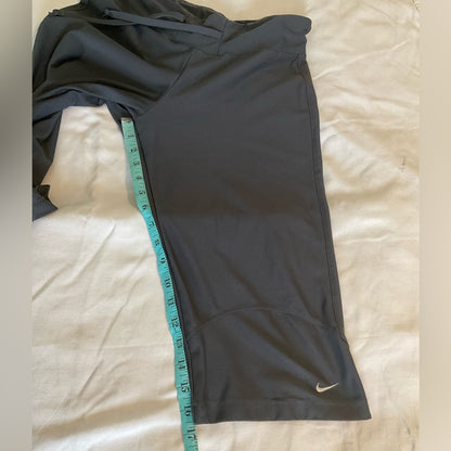 Nike capri workout pants