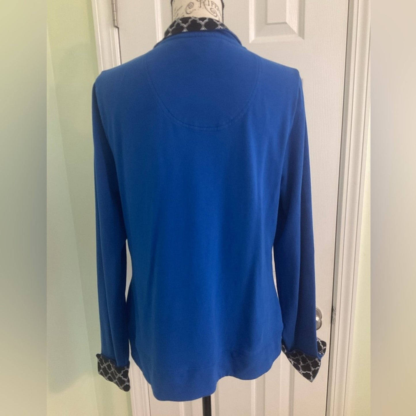 Crown & Ivy Women's Blue Long Sleeve Top