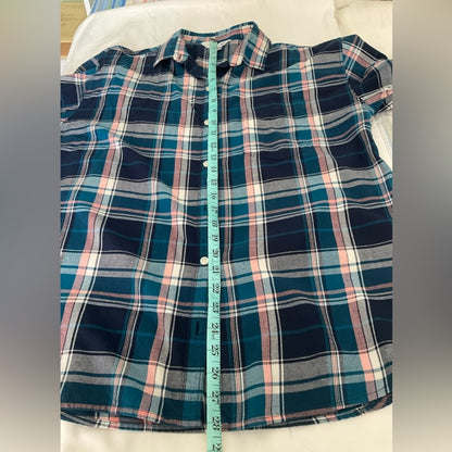 Old Navy The Boyfriend long sleeve button down shirt in blue plaid.